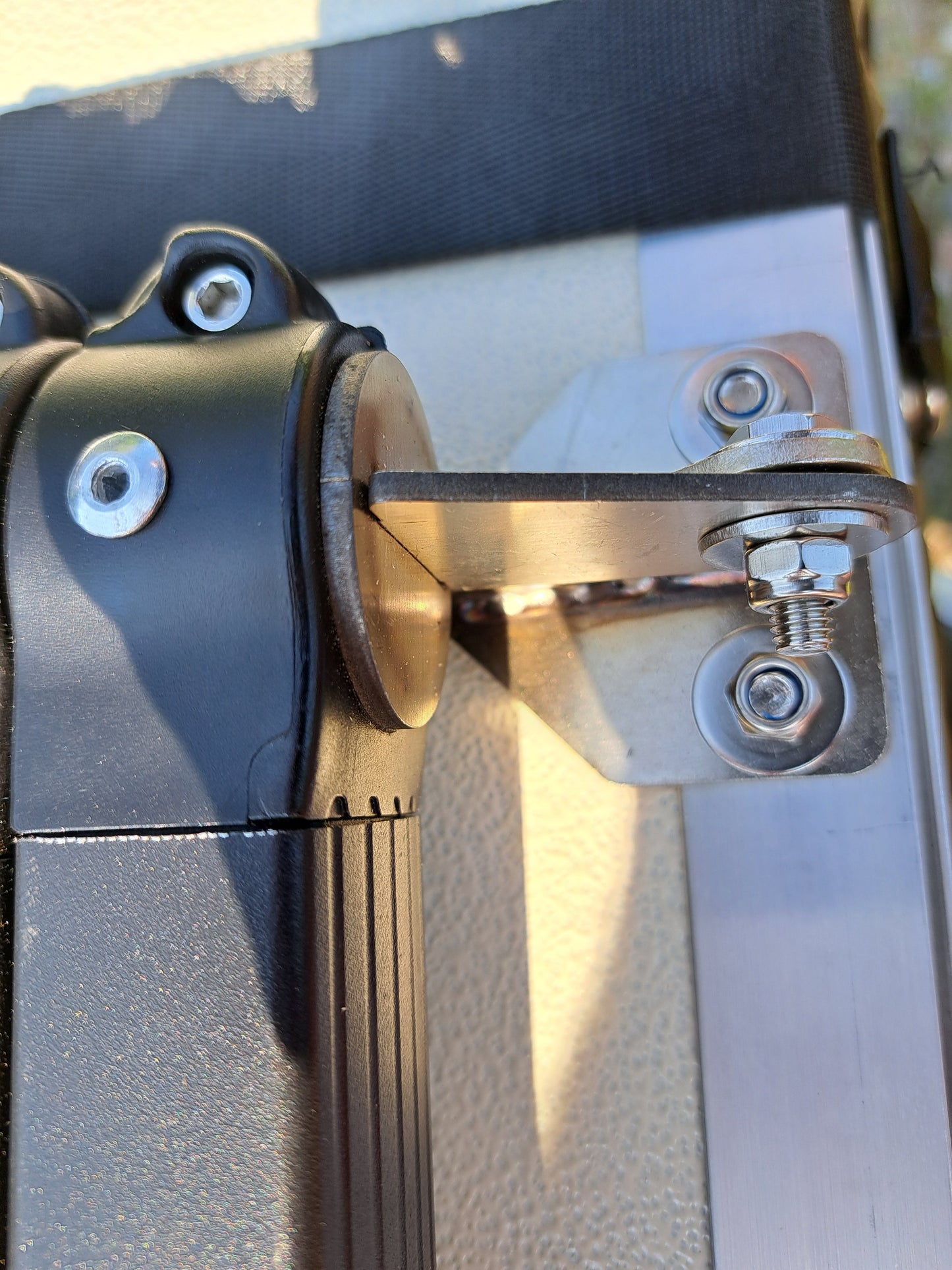 ILMA Auton kattoteltta, pitkä 1.6 MUSTA