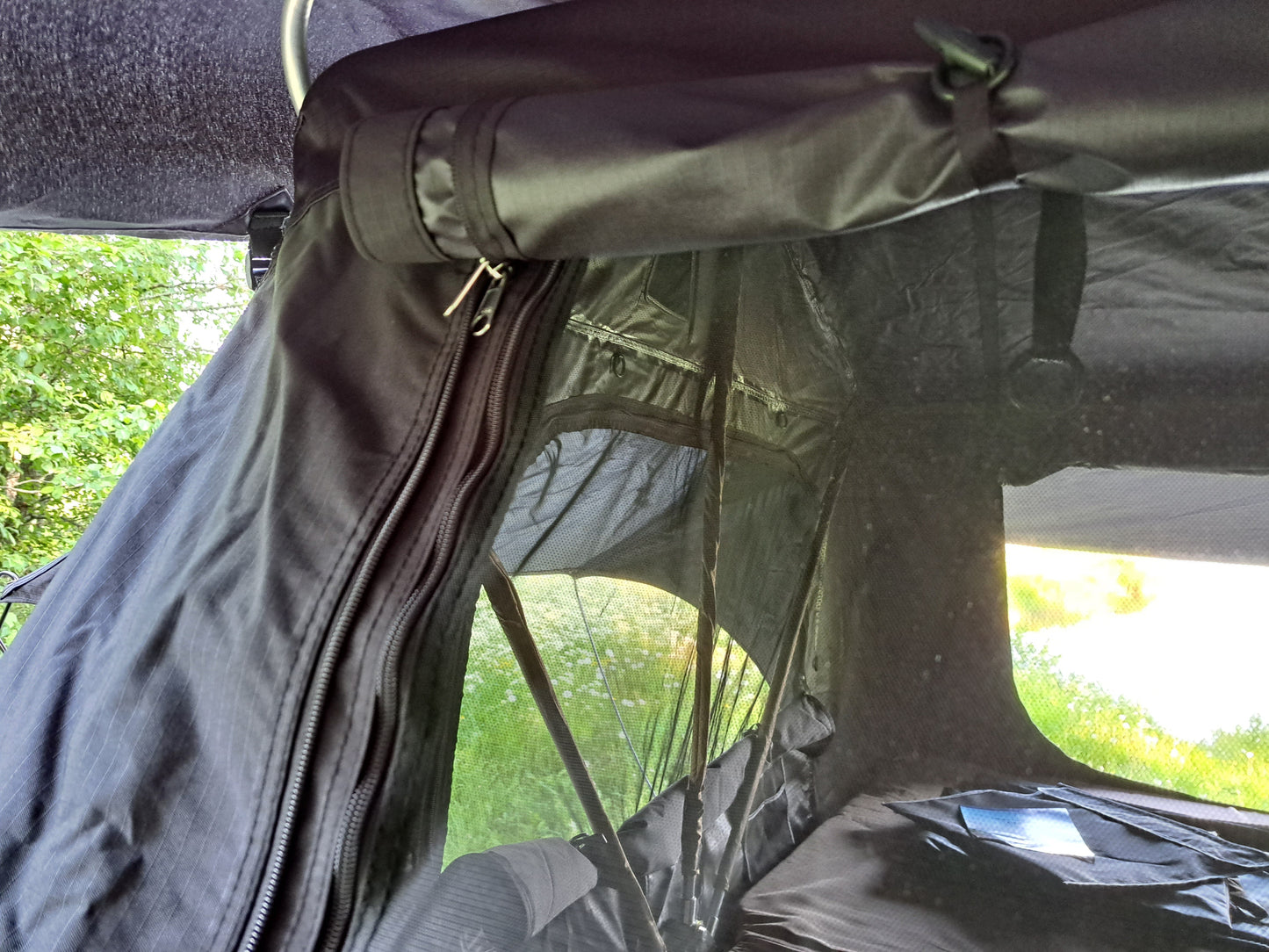 ILMA Auton kattoteltta lyhyt 1.4 MUSTA