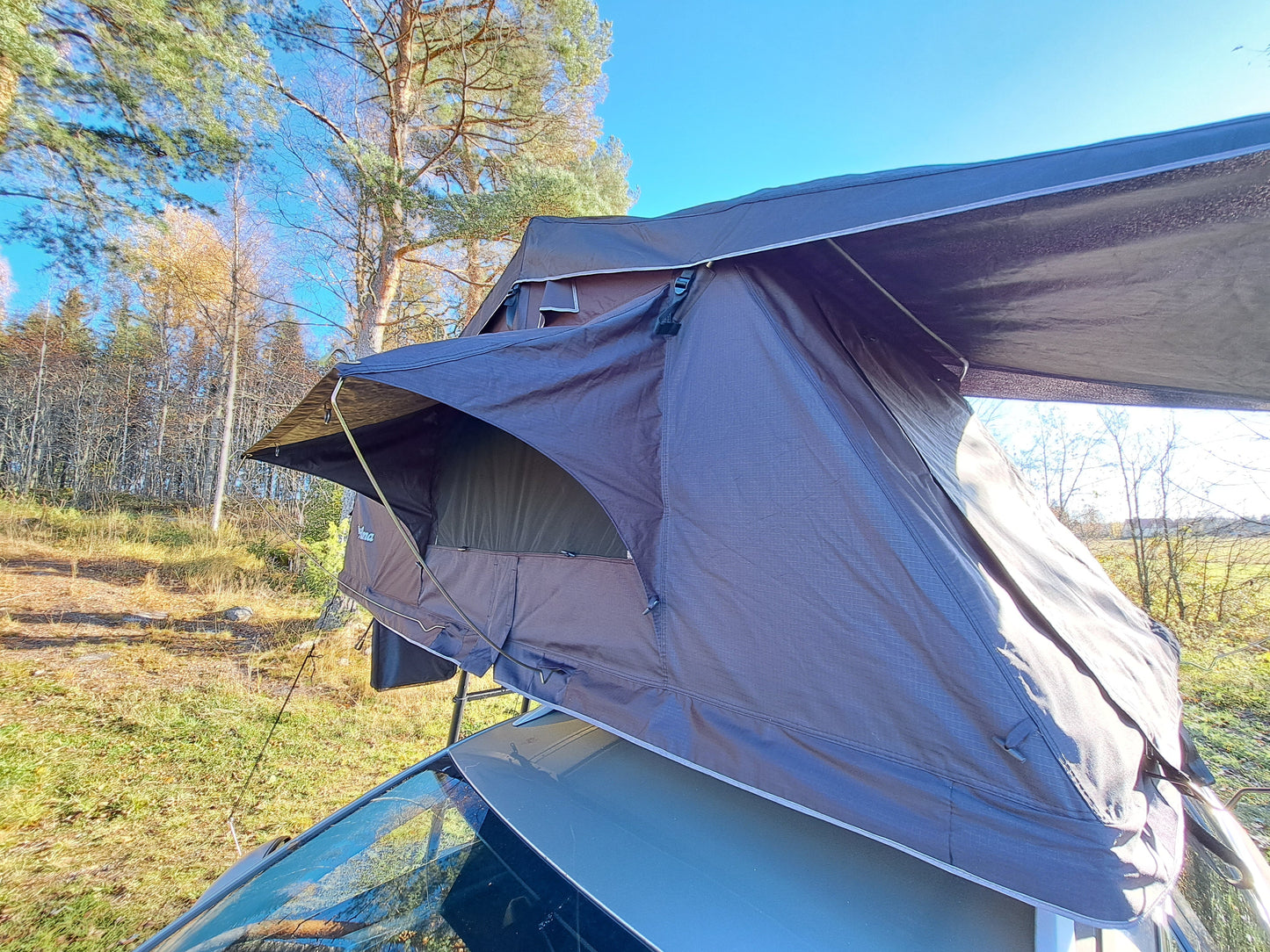 ILMA Auton kattoteltta, pitkä 1.6 MUSTA