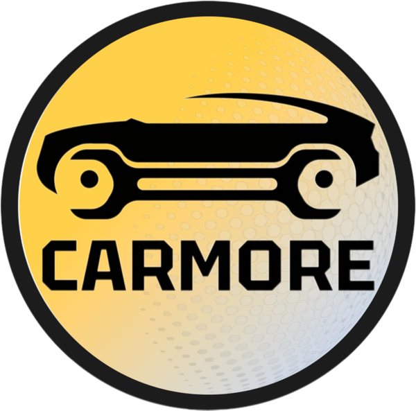 Keltainen pyöreä logo, jossa musta tyylitelty auto, jonka pyörinä ovat avaimet, brändätty "carmore" lihavoiduilla mustilla kirjaimilla